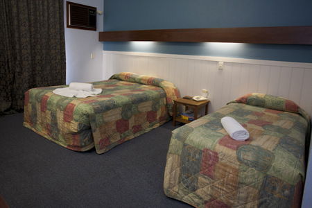 Amity Motor Inn - Accommodation Yamba 0