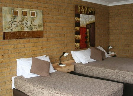 Airport Admiralty Motel - Accommodation Yamba 1