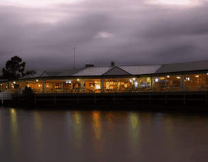 Waterfront Hotel - Accommodation Yamba