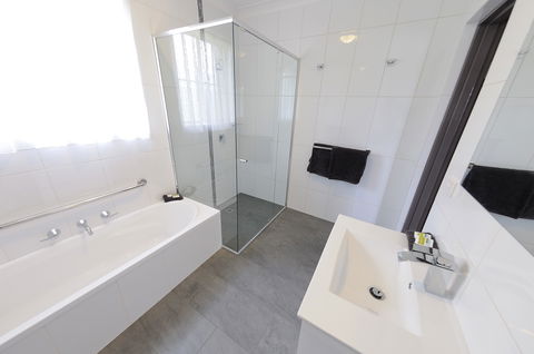 Greenvale Holiday Units - Accommodation Yamba 3