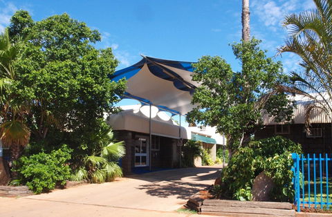 Bluestone Motor Inn - Accommodation Yamba 0