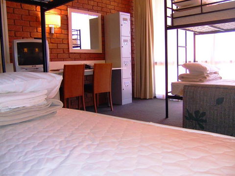 Alice In The Territory - Accommodation Yamba 5