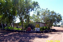 Threeways Roadhouse Tourist Park - Accommodation Yamba 0