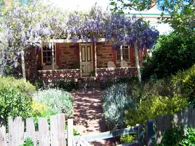 Sea & Vines Cottage - Accommodation Yamba 0