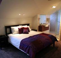 Merlot  Verdelho - Accommodation Yamba