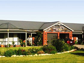 Marandoo Estate Homestead - Accommodation Yamba 0