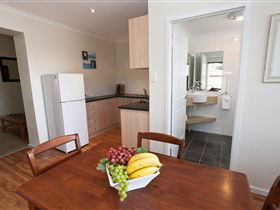 Bay 10 Accommodation - Accommodation Yamba 0