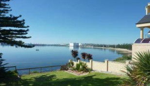 Bay 10 Accommodation - Accommodation Yamba 1