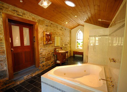 The Old Oak Bed And Breakfast - The Barn - Accommodation Yamba 2
