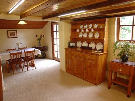 The Old Oak Bed And Breakfast - The Barn - Accommodation Yamba 3