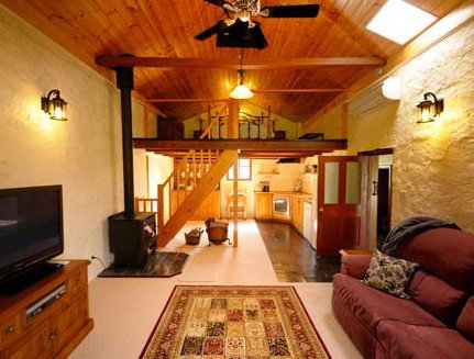 The Old Oak Bed And Breakfast - The Barn - Accommodation Yamba 4