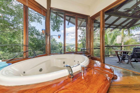 Secrets On The Lake - Accommodation Yamba 1