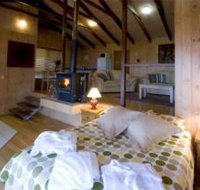 Treetops Seaview Montville - Accommodation Yamba