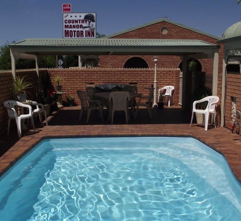 Country Manor Motor Inn - Accommodation Yamba 0