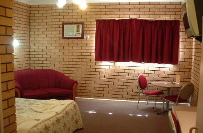Country Manor Motor Inn - Accommodation Yamba 2