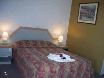 Holbrook Settlers Motel - Accommodation Yamba 2