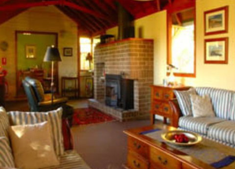 Broomelea - Accommodation Yamba 0