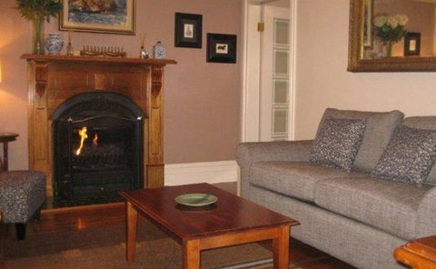 Bridal Falls Cottage - Accommodation Yamba 4