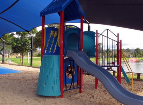 Cables Lodge Accommodation - Accommodation Yamba 0
