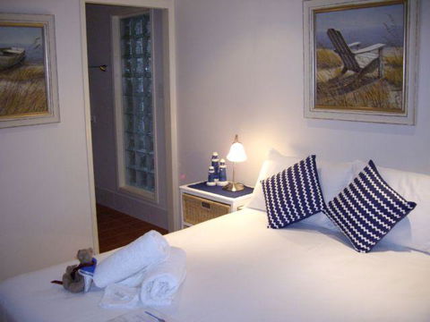 Alexander Lakeside Bed And Breakfast - Accommodation Yamba 3