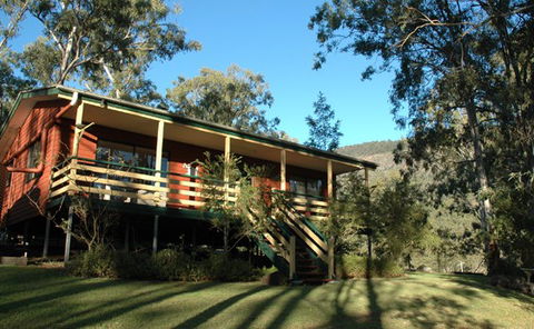 Cave Rock Cottages - Accommodation Yamba 5