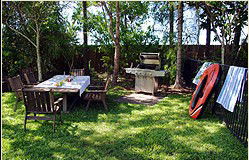 Emeraldene Inn & Eco-Lodge - Accommodation Yamba 2