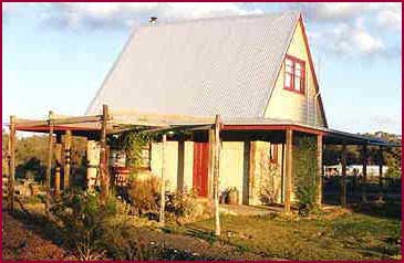 Elinike Guest Cottages - Accommodation Yamba 0