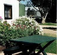 Dunalan Host Farm Cottage - Accommodation Yamba