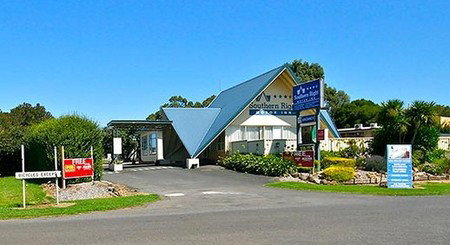 Southern Right Motor Inn - Accommodation Yamba 0