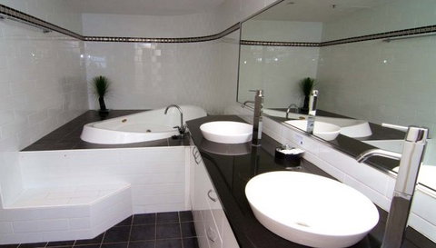 Victoria Square Luxury Apartments - Accommodation Yamba 2