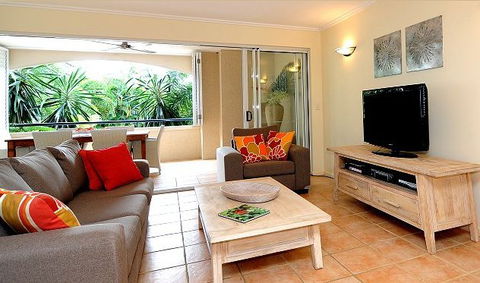 Cayman Villas Port Douglas - Accommodation Yamba 1