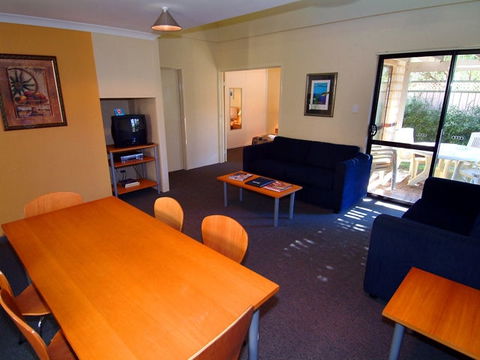 Amalfi Resort - Accommodation Yamba 2