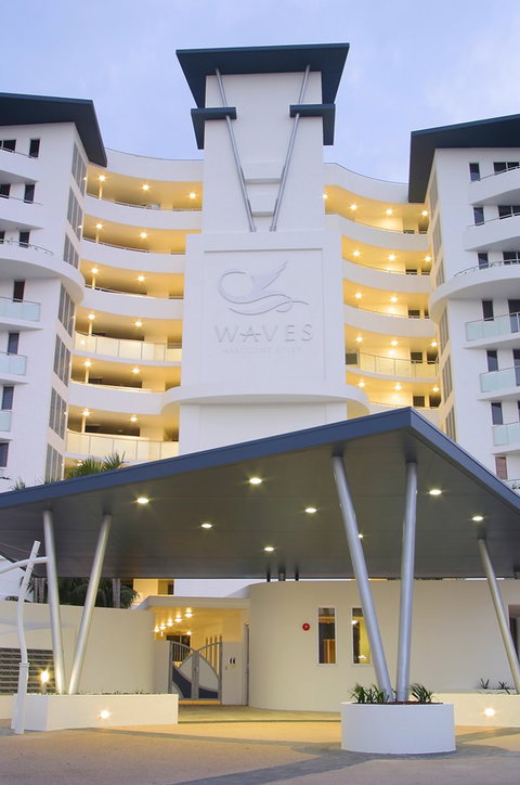Waves Maroochy River - Accommodation Yamba 0