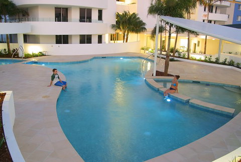 Waves Maroochy River - Accommodation Yamba 1