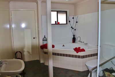 Dartmouth Motor Inn - Accommodation Yamba 5