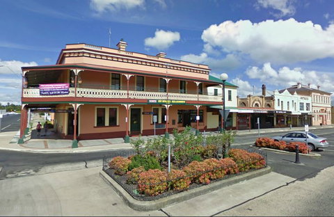 Murrumbidgee Hotel - Accommodation Yamba 0
