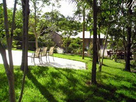 Emeraldene Inn & Eco-Lodge - Accommodation Yamba 0