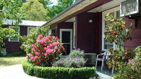 Elm Lodge Bright - Accommodation Yamba 0