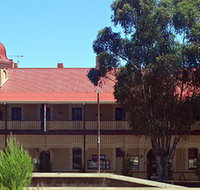 Peterborough Railway Hotel - Accommodation Yamba