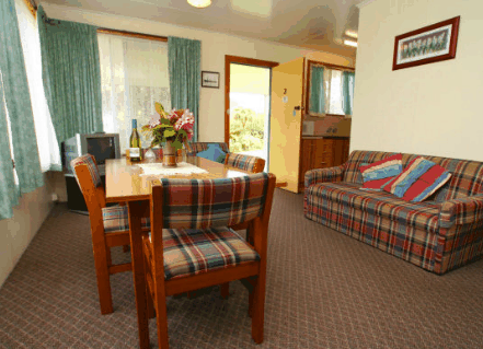 Sharonlee Strahan Villas - Accommodation Yamba 1