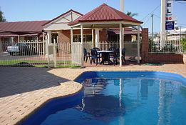 Roma Mid Town Motor Inn - Accommodation Yamba 0