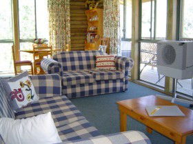 Mudgegonga VIC Accommodation Yamba