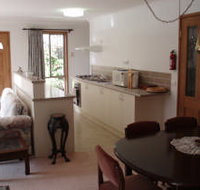 Adrienne's Place On Hill - Accommodation Yamba