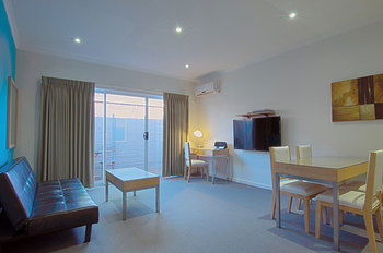 Buckingham International Serviced Apartments - Accommodation Yamba 7