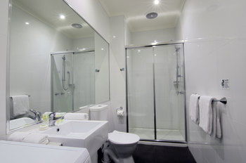 Buckingham International Serviced Apartments - Accommodation Yamba 9