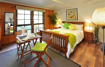 Holly Lodge - Accommodation Yamba 1