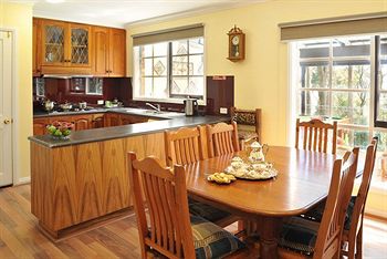 Holly Lodge - Accommodation Yamba 20