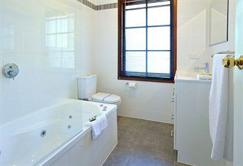 Holly Lodge - Accommodation Yamba 24