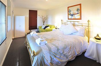 Holly Lodge - Accommodation Yamba 32