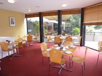 Dingley International Hotel - Accommodation Yamba 3